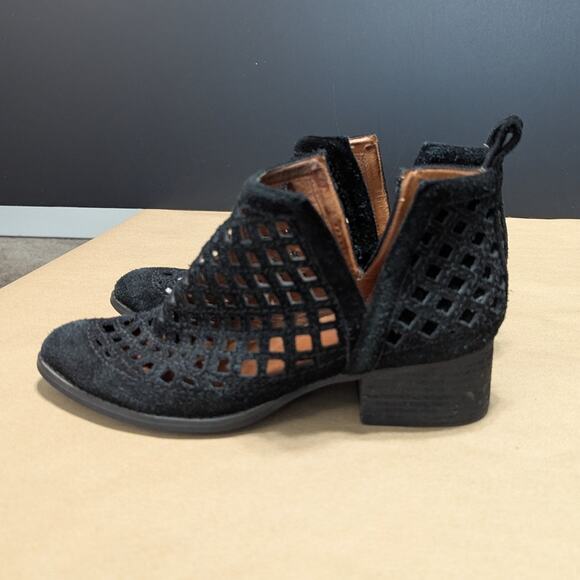 Jeffrey Campbell Taggart Suede Ankle Booties Black Leather Boots Heeled Slip On - Picture 2 of 8